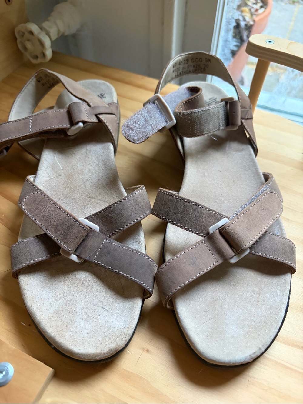 Rockport Walking Sandal Brown Suede Velcro